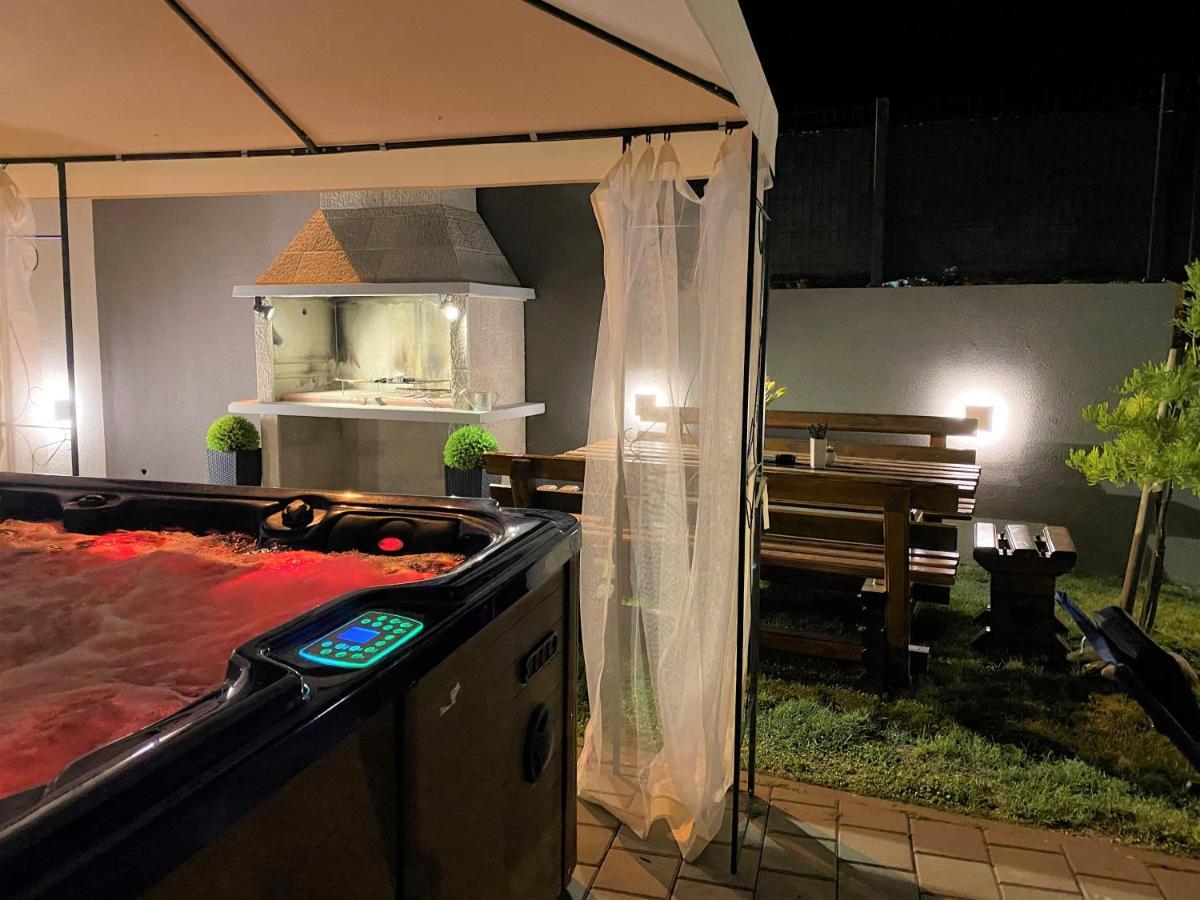 Lux Apartment Sea Shell With Jacuzzi Makarska Esterno foto