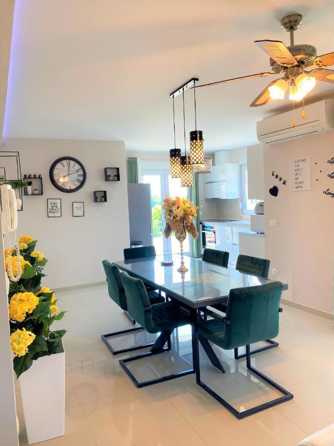 Lux Apartment Sea Shell With Jacuzzi Makarska Esterno foto