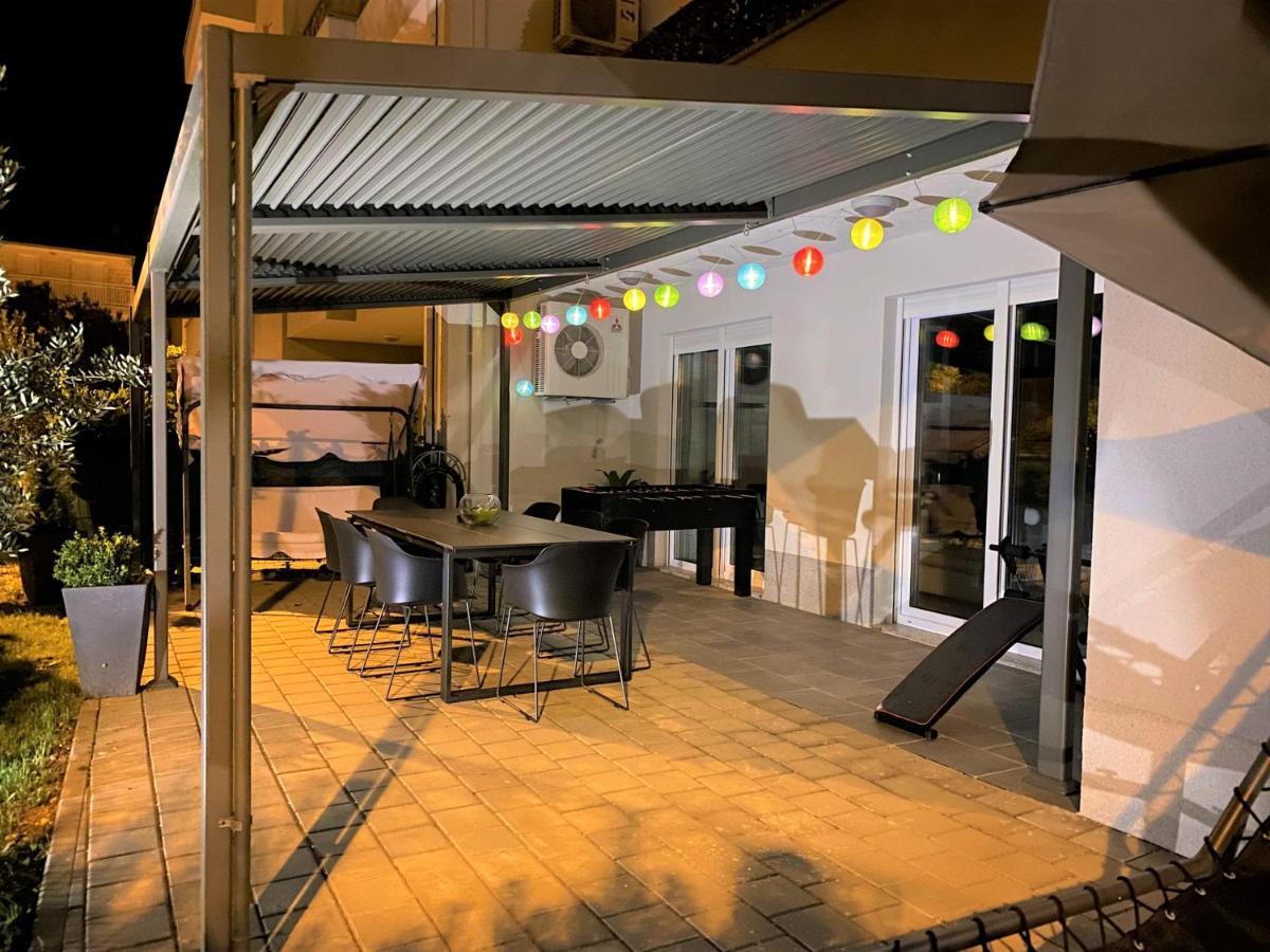 Lux Apartment Sea Shell With Jacuzzi Makarska Esterno foto