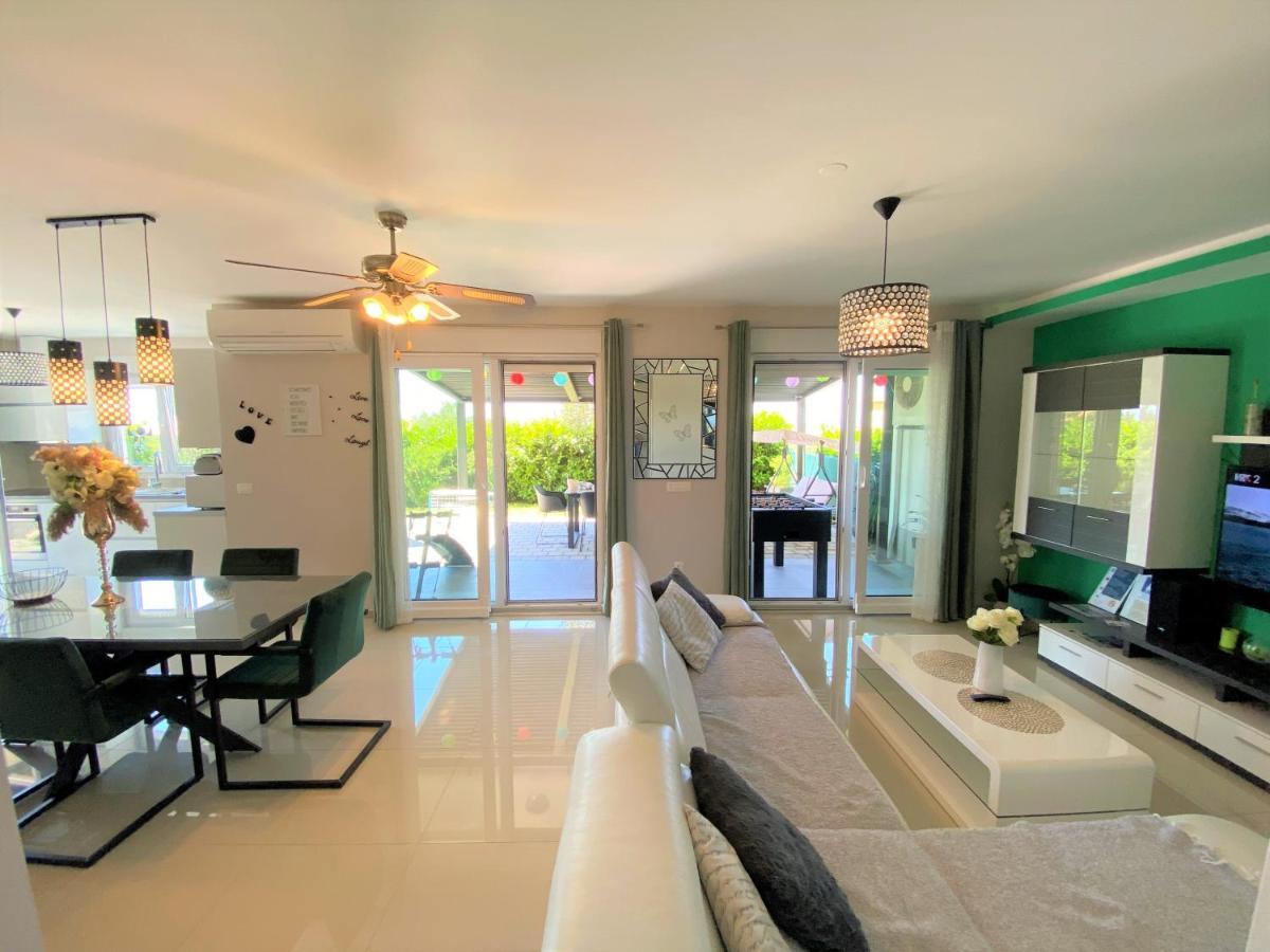 Lux Apartment Sea Shell With Jacuzzi Makarska Esterno foto