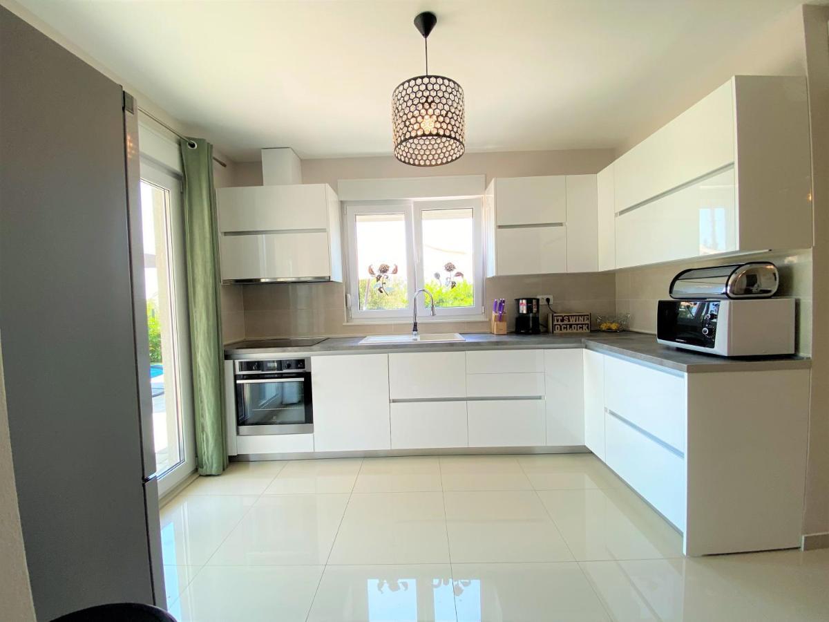 Lux Apartment Sea Shell With Jacuzzi Makarska Esterno foto