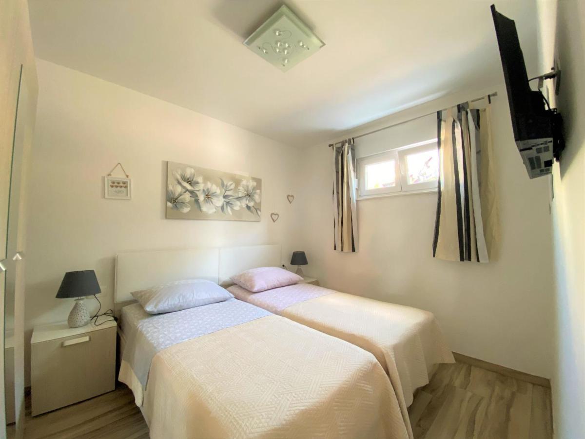 Lux Apartment Sea Shell With Jacuzzi Makarska Esterno foto