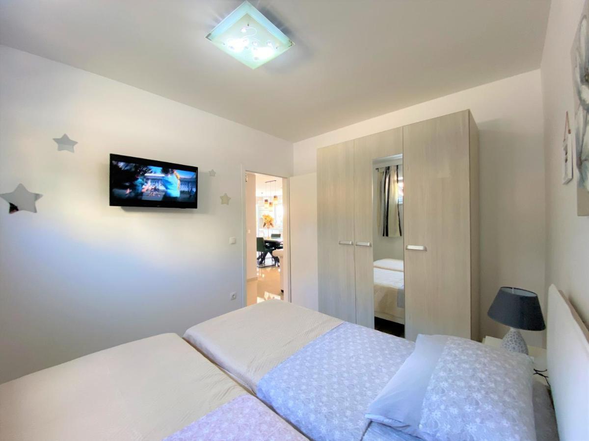 Lux Apartment Sea Shell With Jacuzzi Makarska Esterno foto