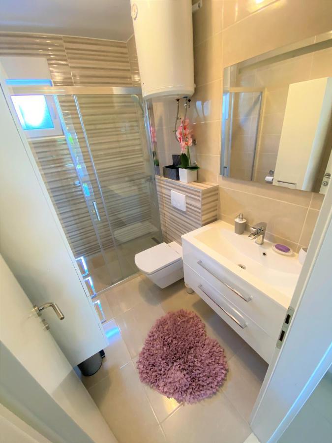 Lux Apartment Sea Shell With Jacuzzi Makarska Esterno foto