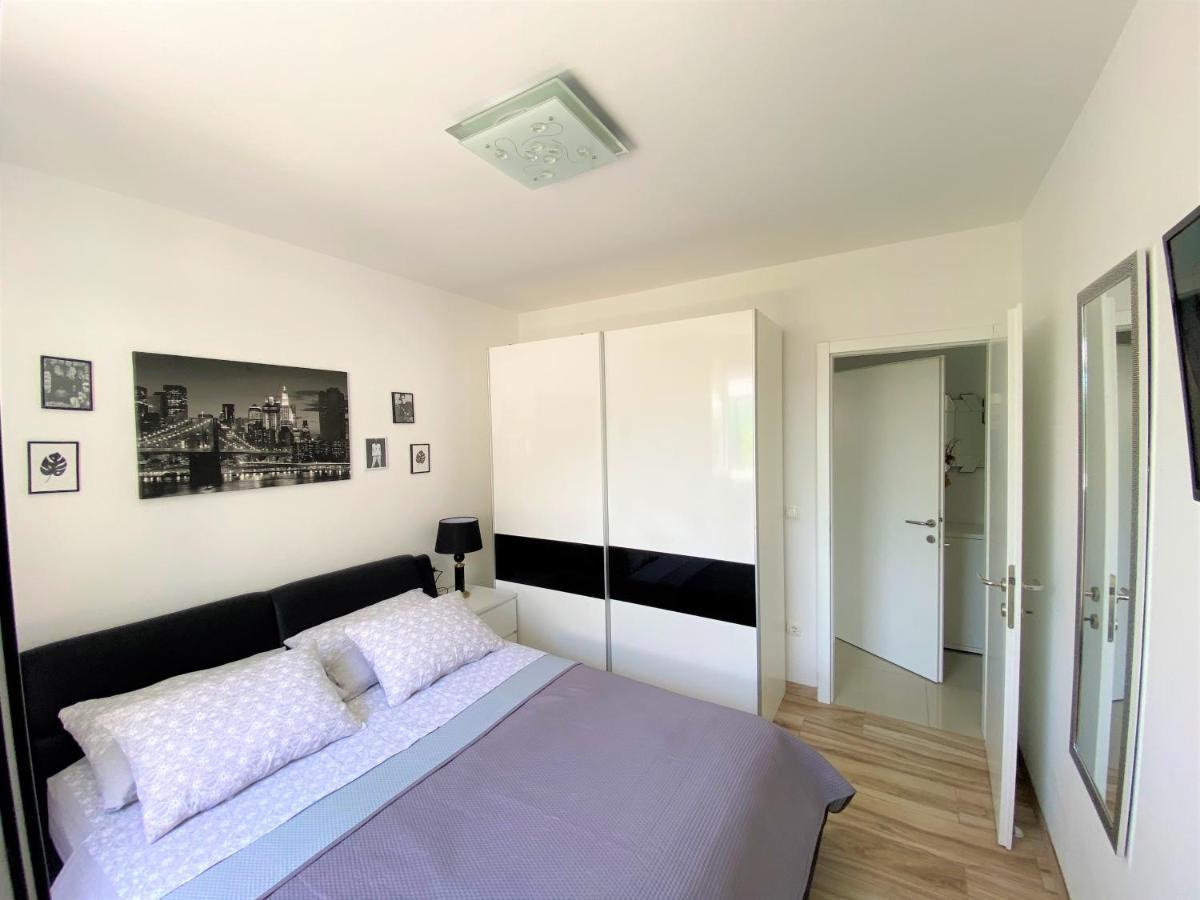 Lux Apartment Sea Shell With Jacuzzi Makarska Esterno foto