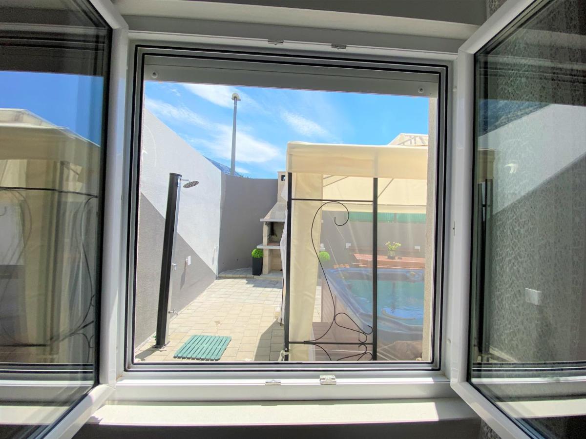 Lux Apartment Sea Shell With Jacuzzi Makarska Esterno foto