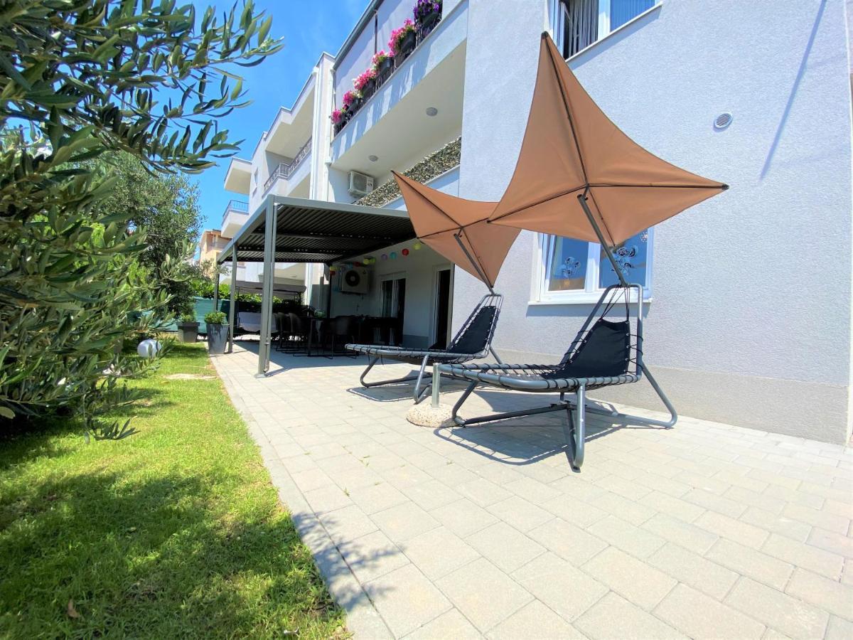Lux Apartment Sea Shell With Jacuzzi Makarska Esterno foto